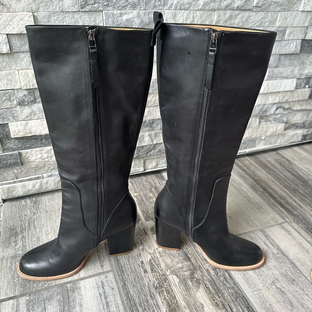 Bill Blass Anthropologie Black Monogram Leather Knee High Block Heel Boots 8.5 - Picture 7 of 12